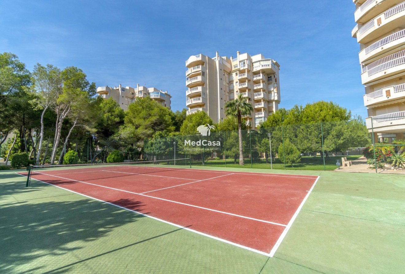 Resale - Apartment -
Orihuela Costa - Campoamor