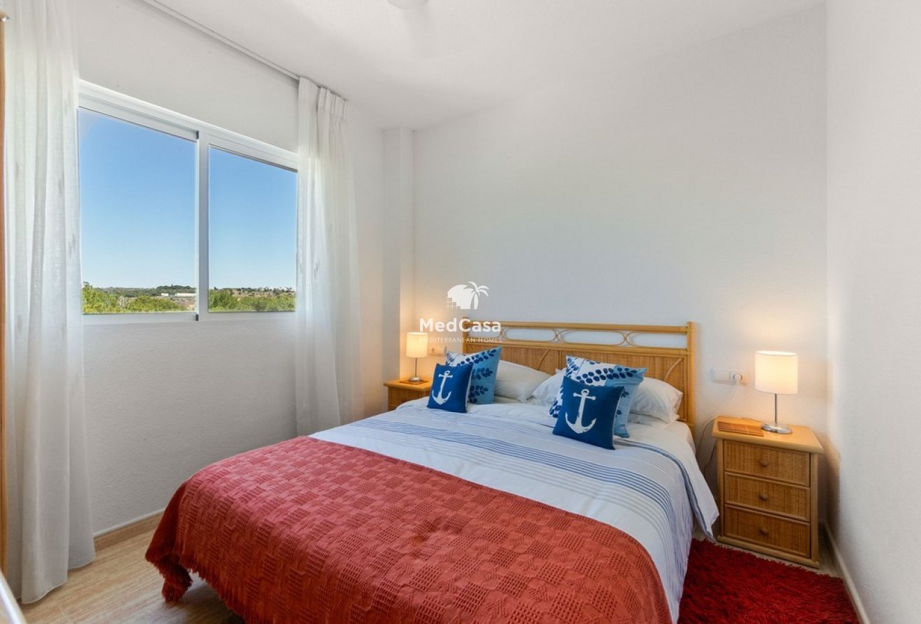 Resale - Apartment -
Orihuela Costa - Campoamor