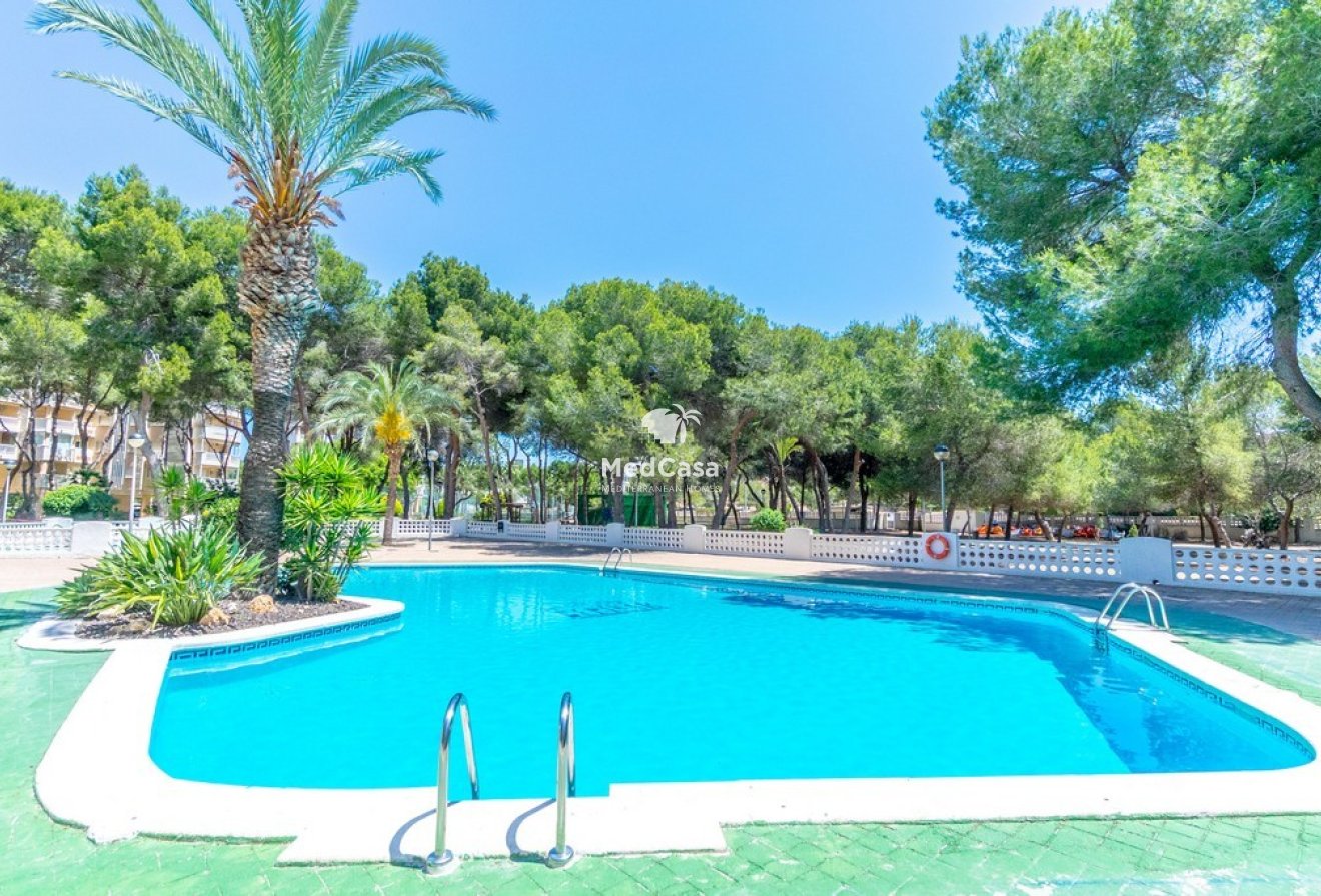 Resale - Apartment -
Orihuela Costa - Campoamor