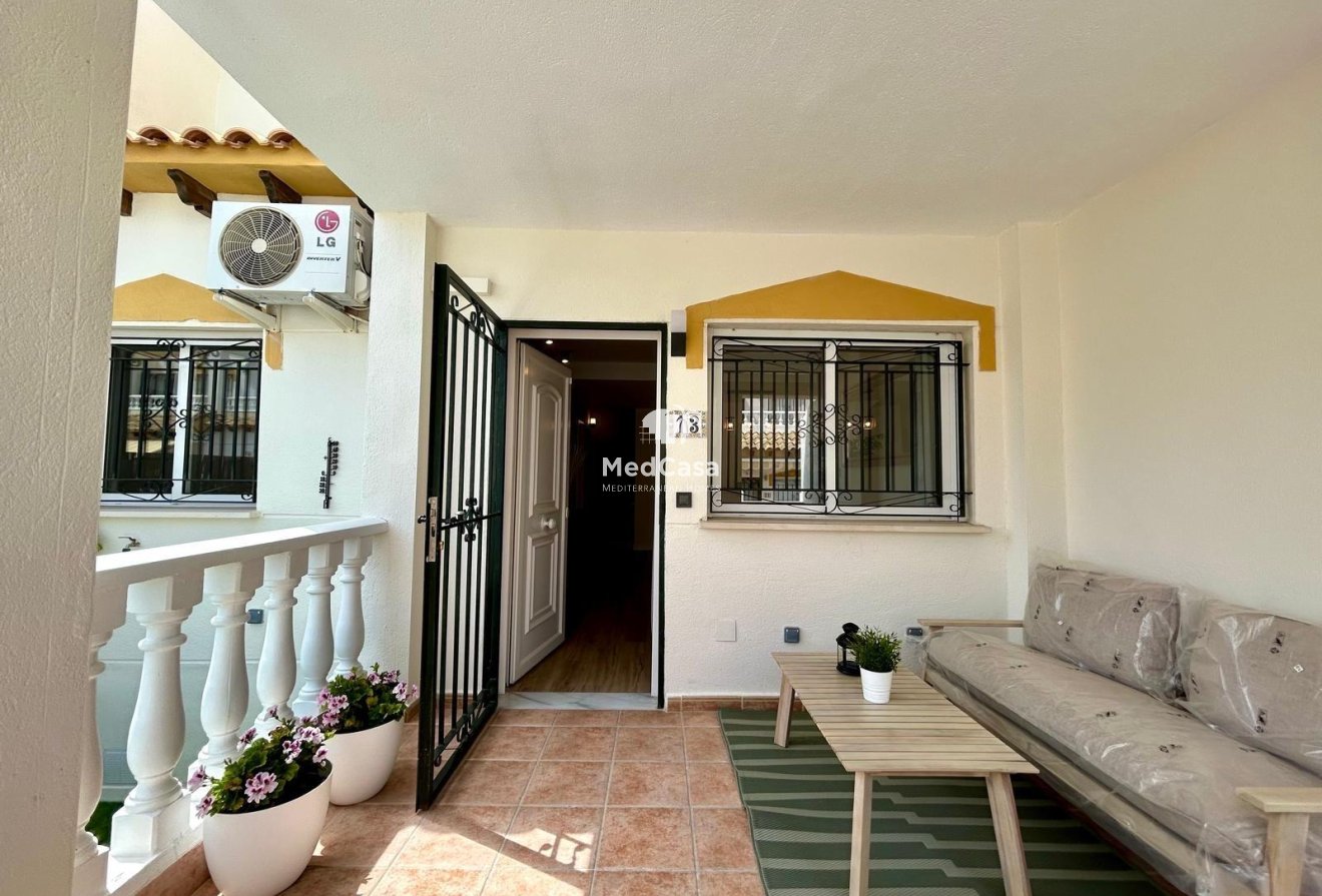 Segunda mano - Adosado -
Orihuela Costa - Urbanización Perla del Mar