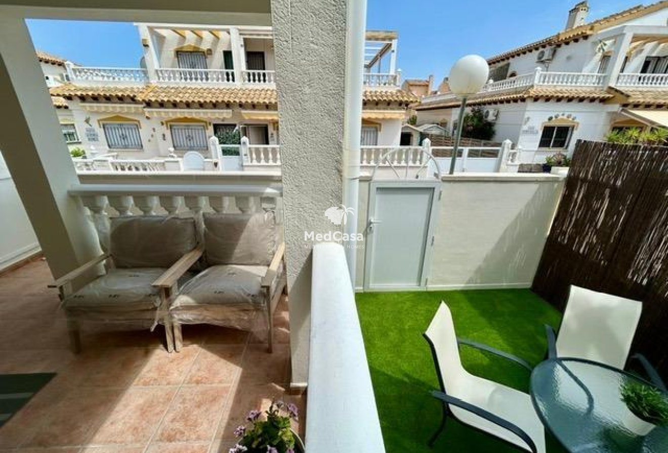 Segunda mano - Adosado -
Orihuela Costa - Urbanización Perla del Mar