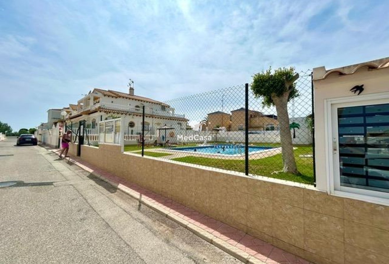 Segunda mano - Adosado -
Orihuela Costa - Urbanización Perla del Mar