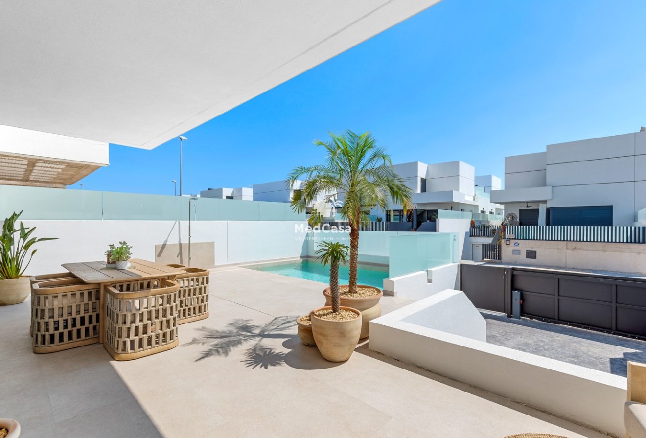 Obra nueva - Semi pareado -
Dolores