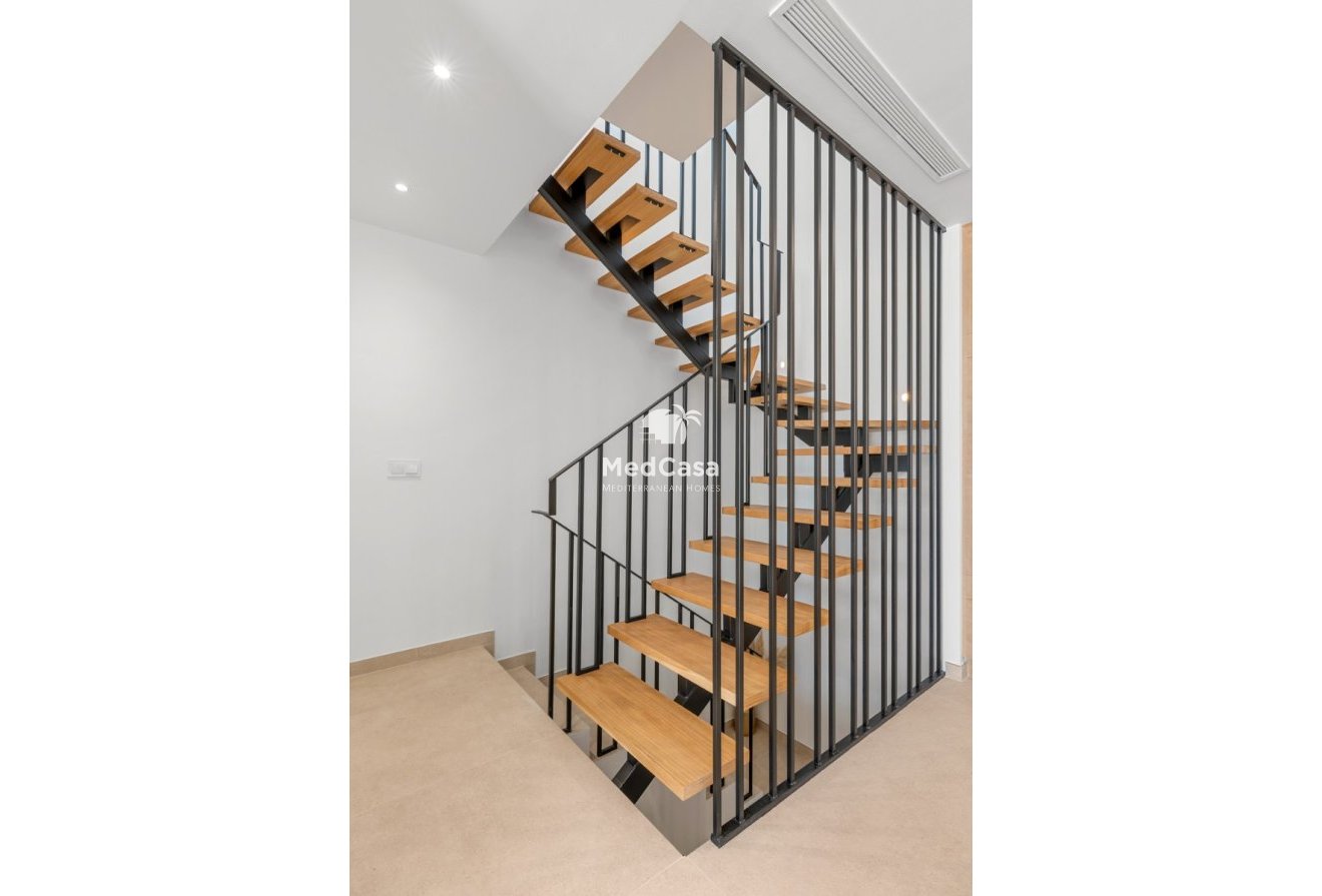 Obra nueva - Semi pareado -
Dolores