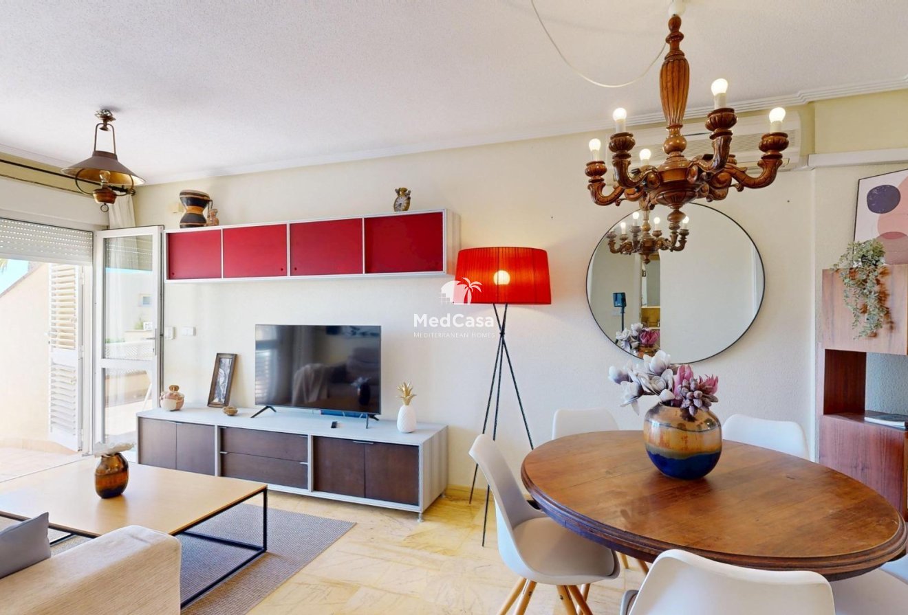 Resale - Apartment -
Orihuela Costa - Campoamor