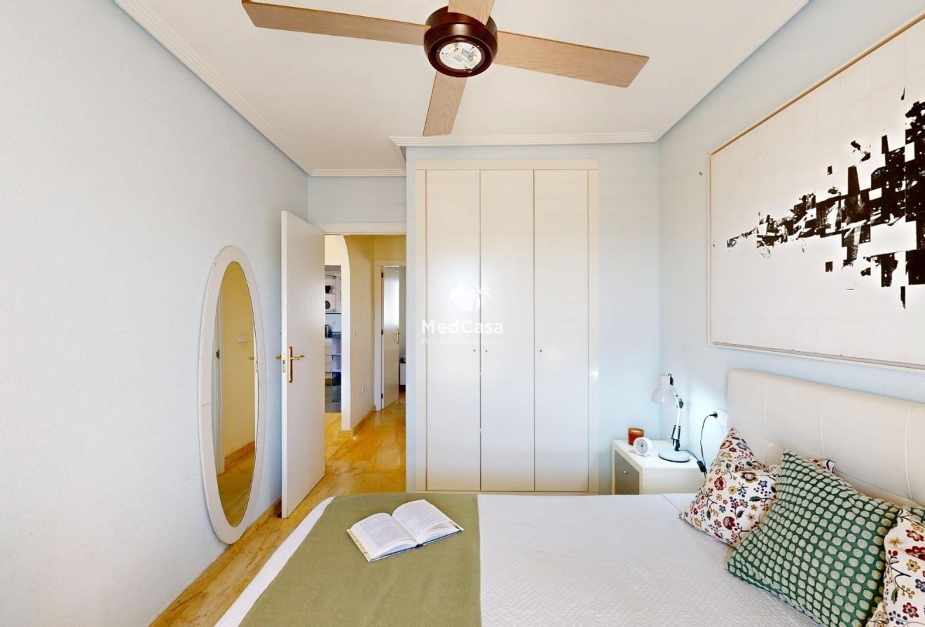 Resale - Apartment -
Orihuela Costa - Campoamor