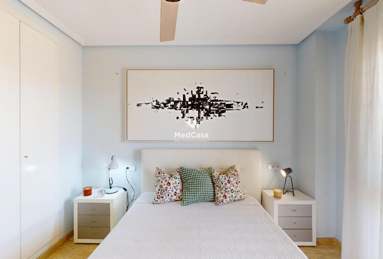 Resale - Apartment -
Orihuela Costa - Campoamor