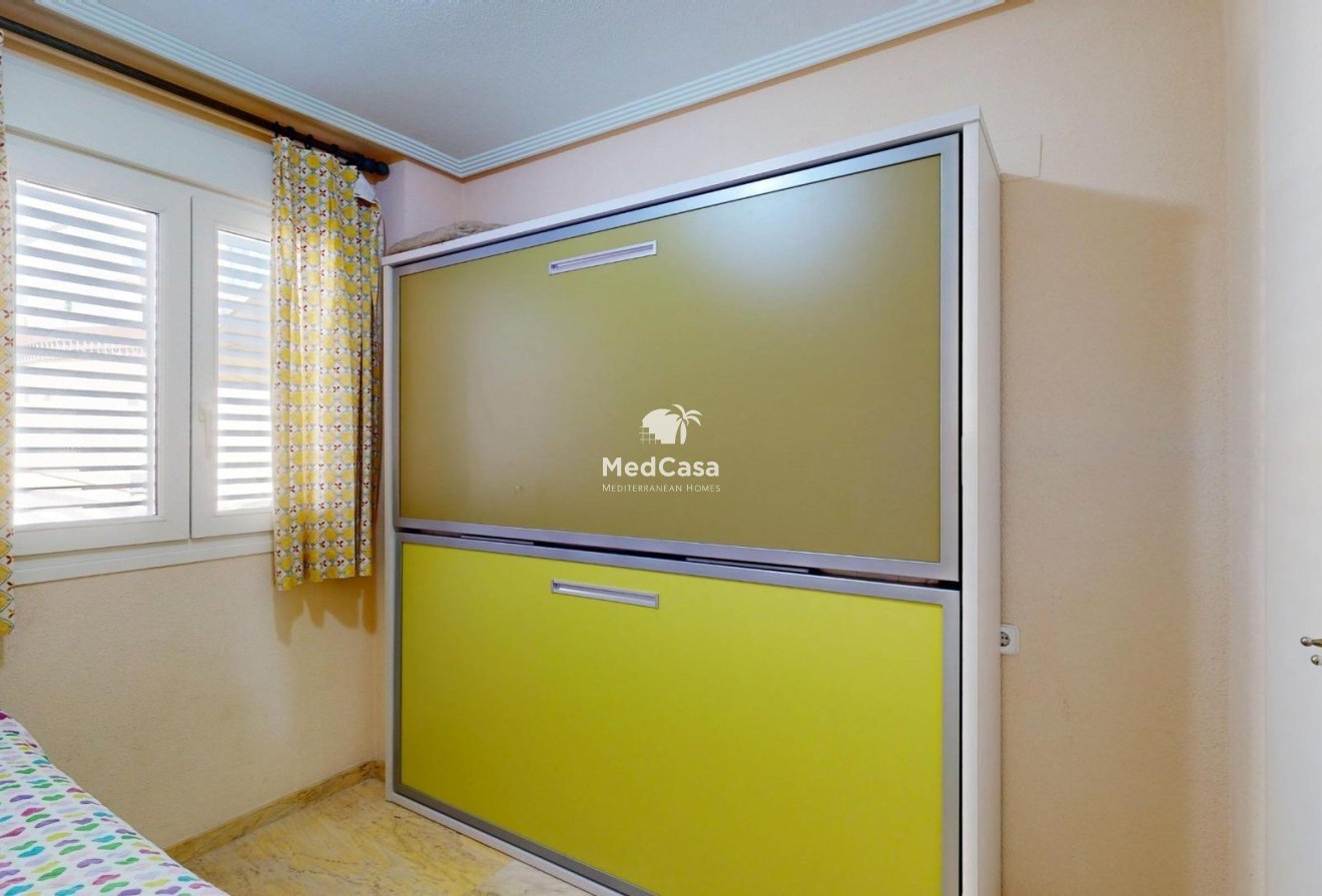 Resale - Apartment -
Orihuela Costa - Campoamor