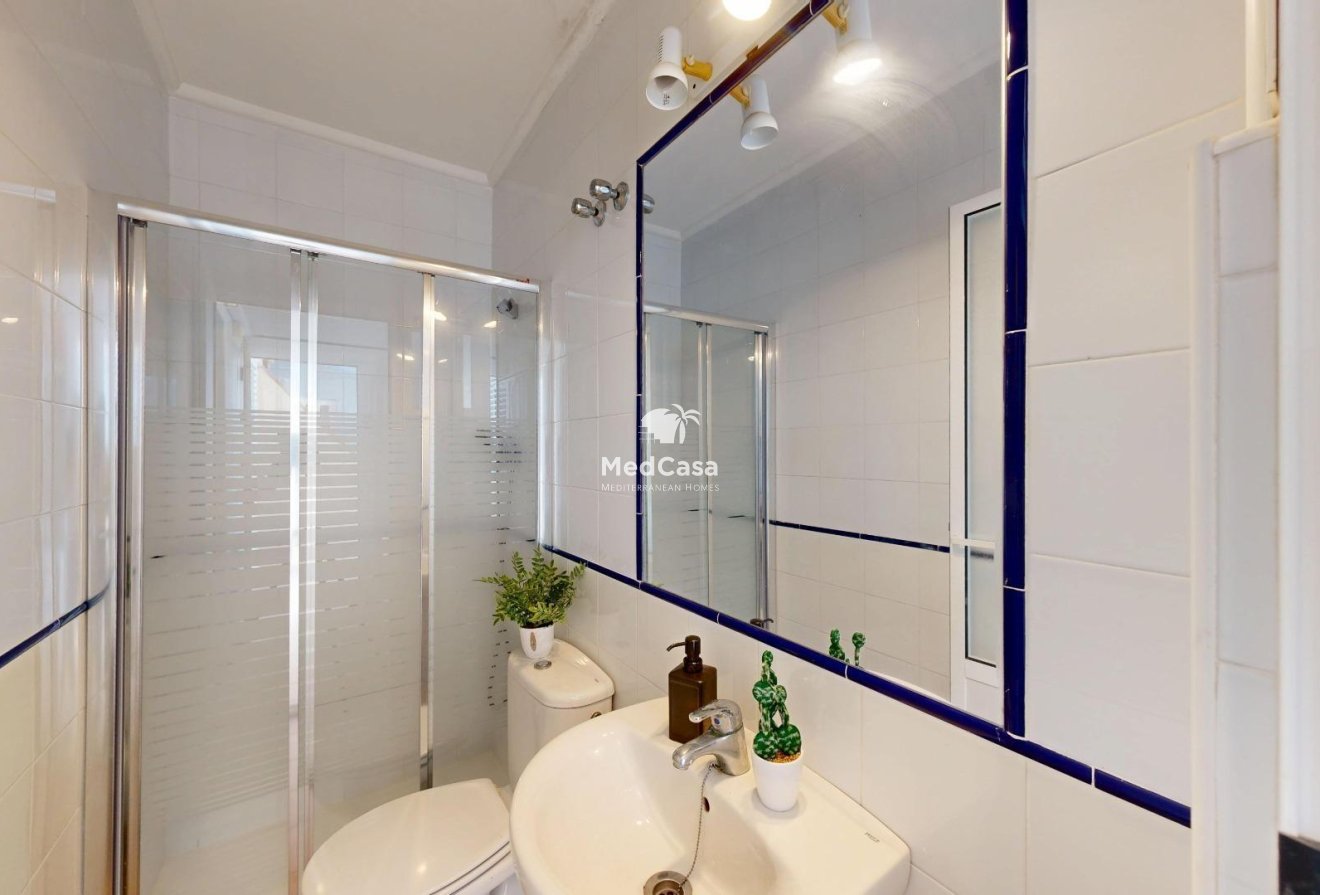 Resale - Apartment -
Orihuela Costa - Campoamor