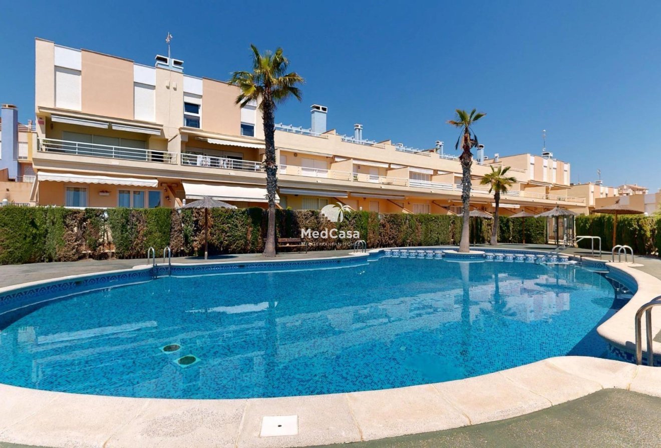 Resale - Apartment -
Orihuela Costa - Campoamor