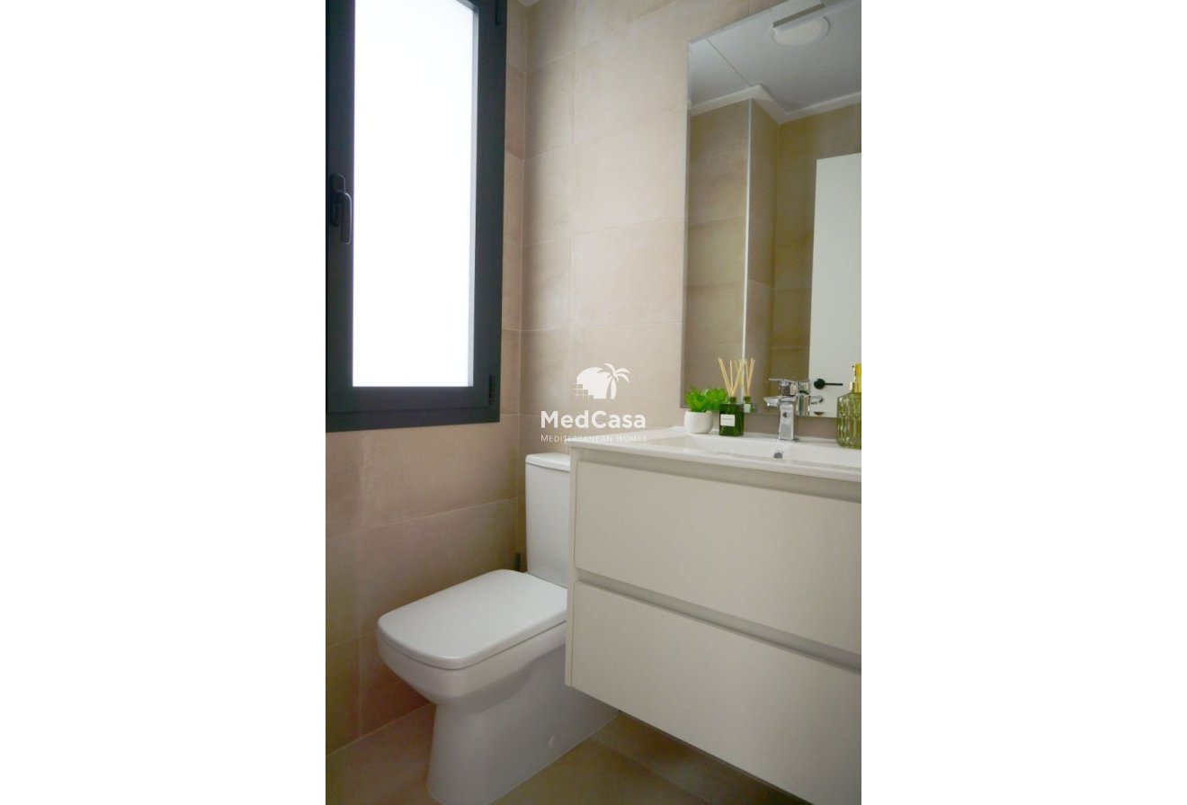 Obra nueva - Semi pareado -
Dolores