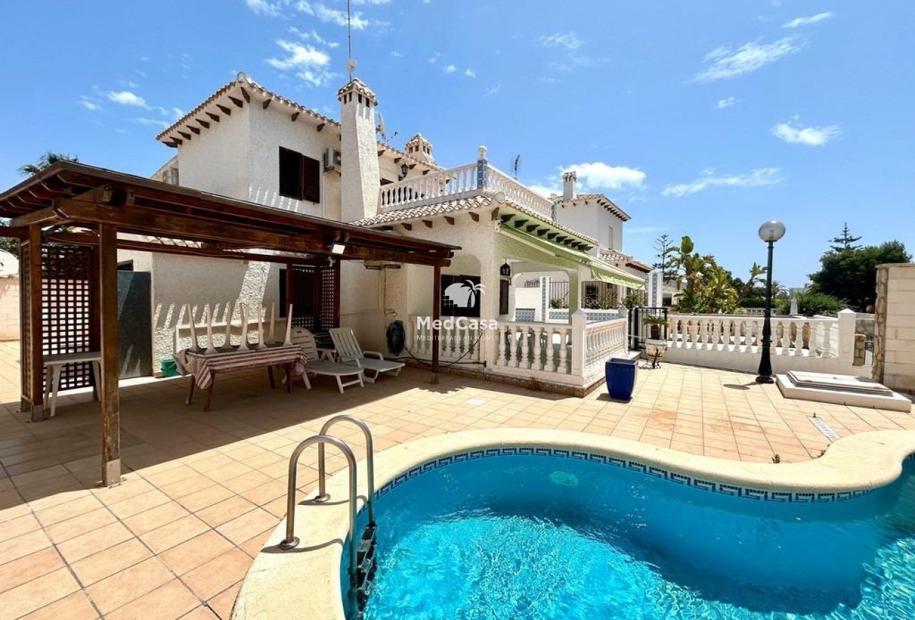 Segunda mano - Villa -
Orihuela Costa - La Zenia
