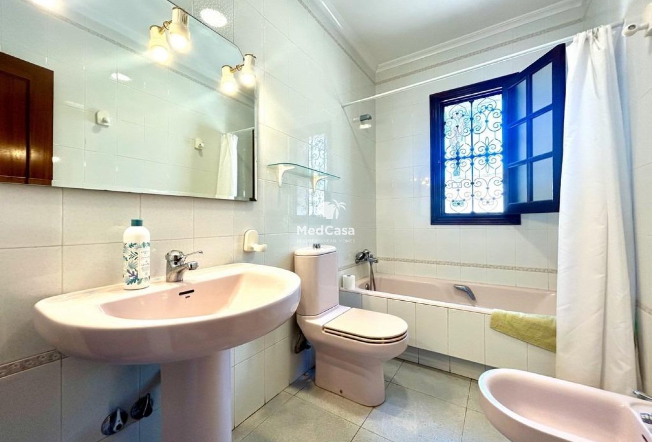 Segunda mano - Villa -
Orihuela Costa - La Zenia