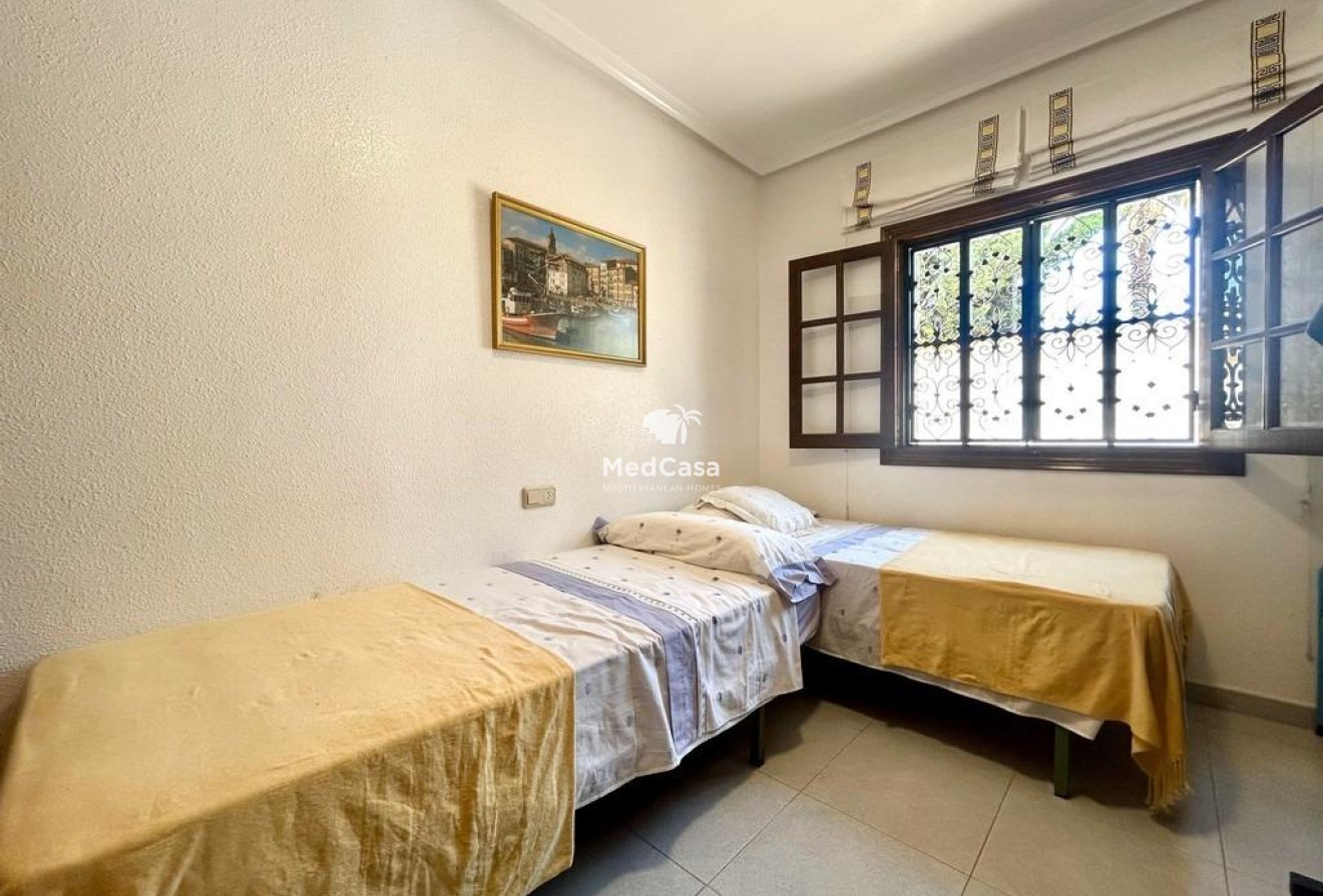 Segunda mano - Villa -
Orihuela Costa - La Zenia