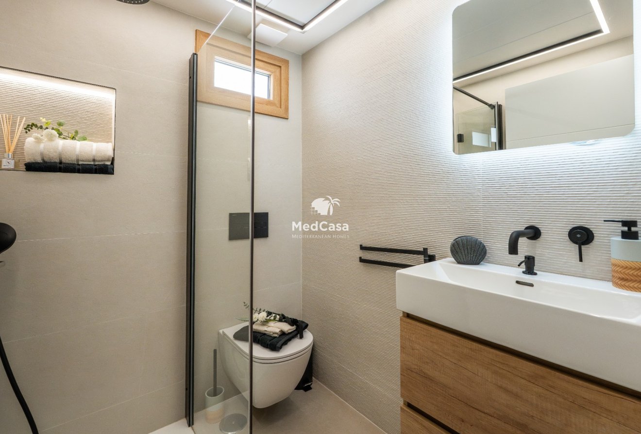 Obra nueva - Villa -
Alicante - Campoamor