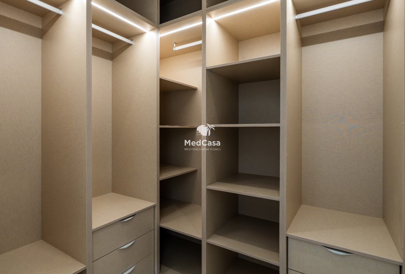 Obra nueva - Villa -
Alicante - Campoamor