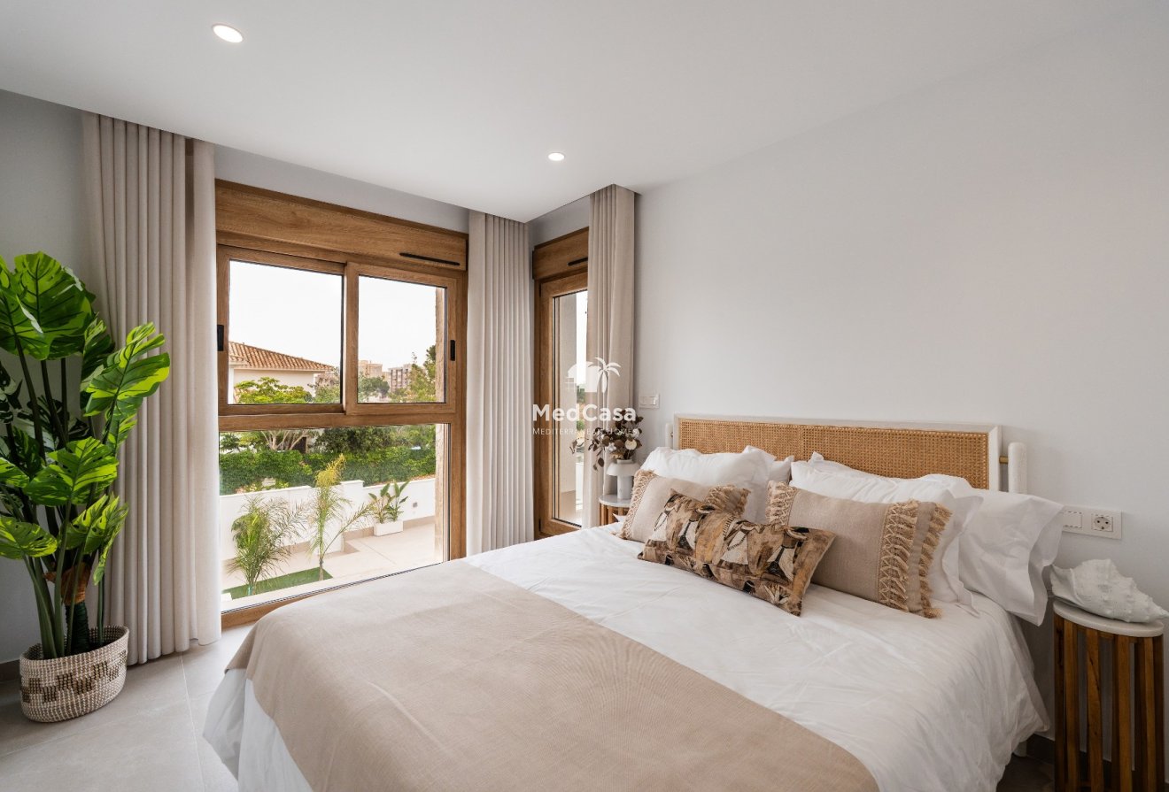 Obra nueva - Villa -
Alicante - Campoamor