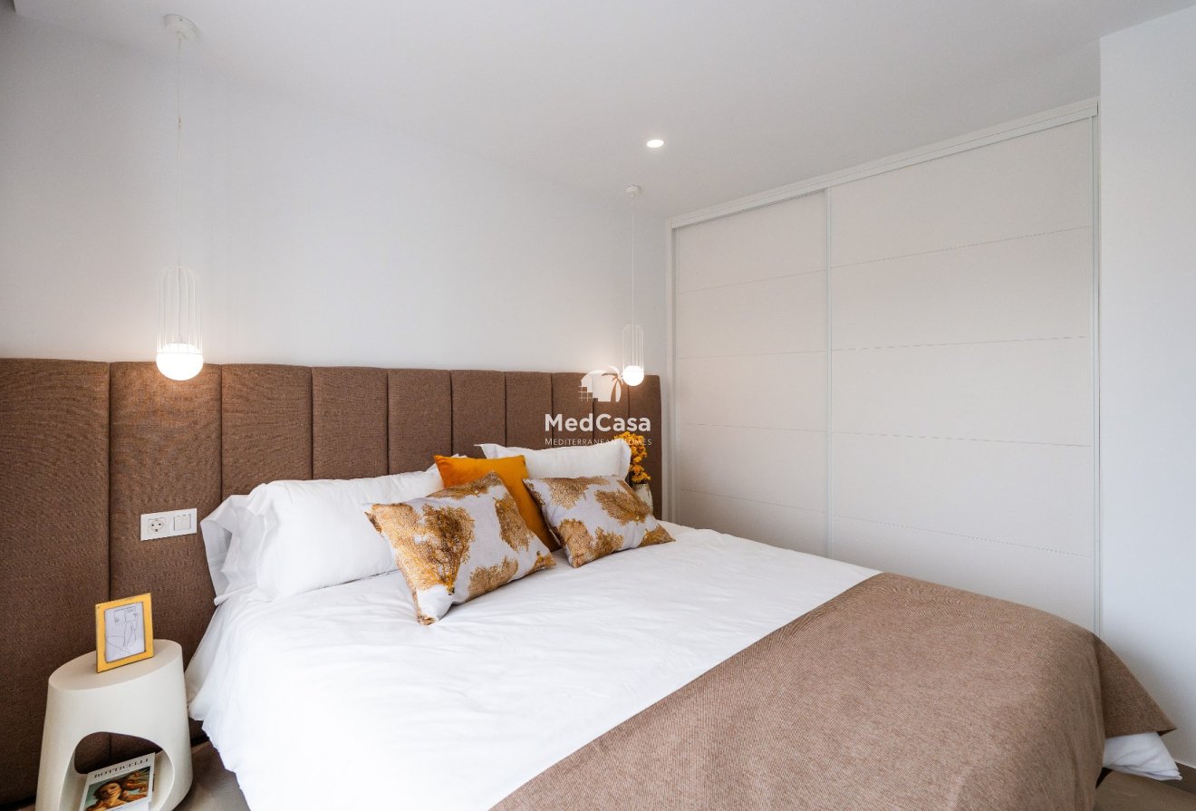 Obra nueva - Villa -
Alicante - Campoamor