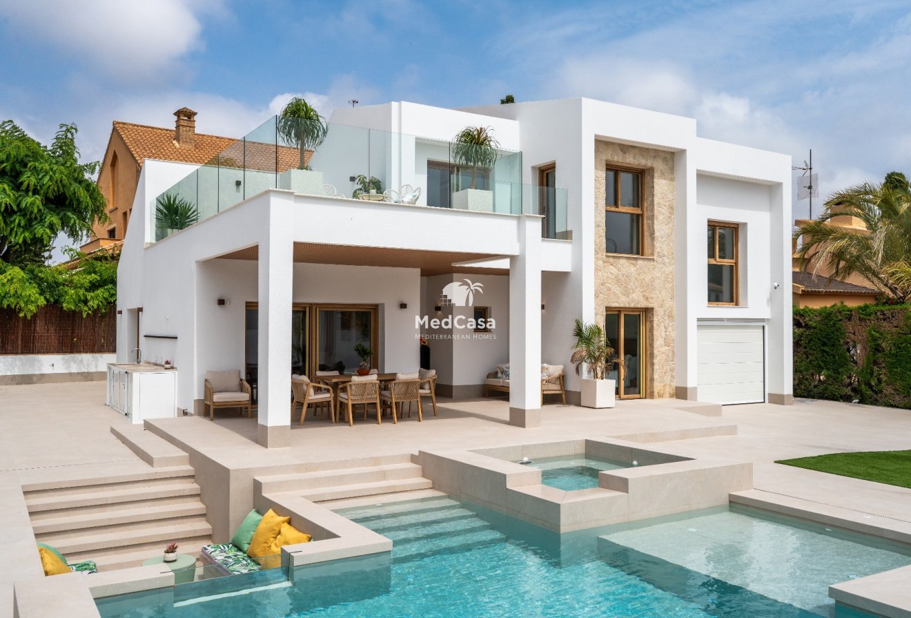 Obra nueva - Villa -
Alicante - Campoamor
