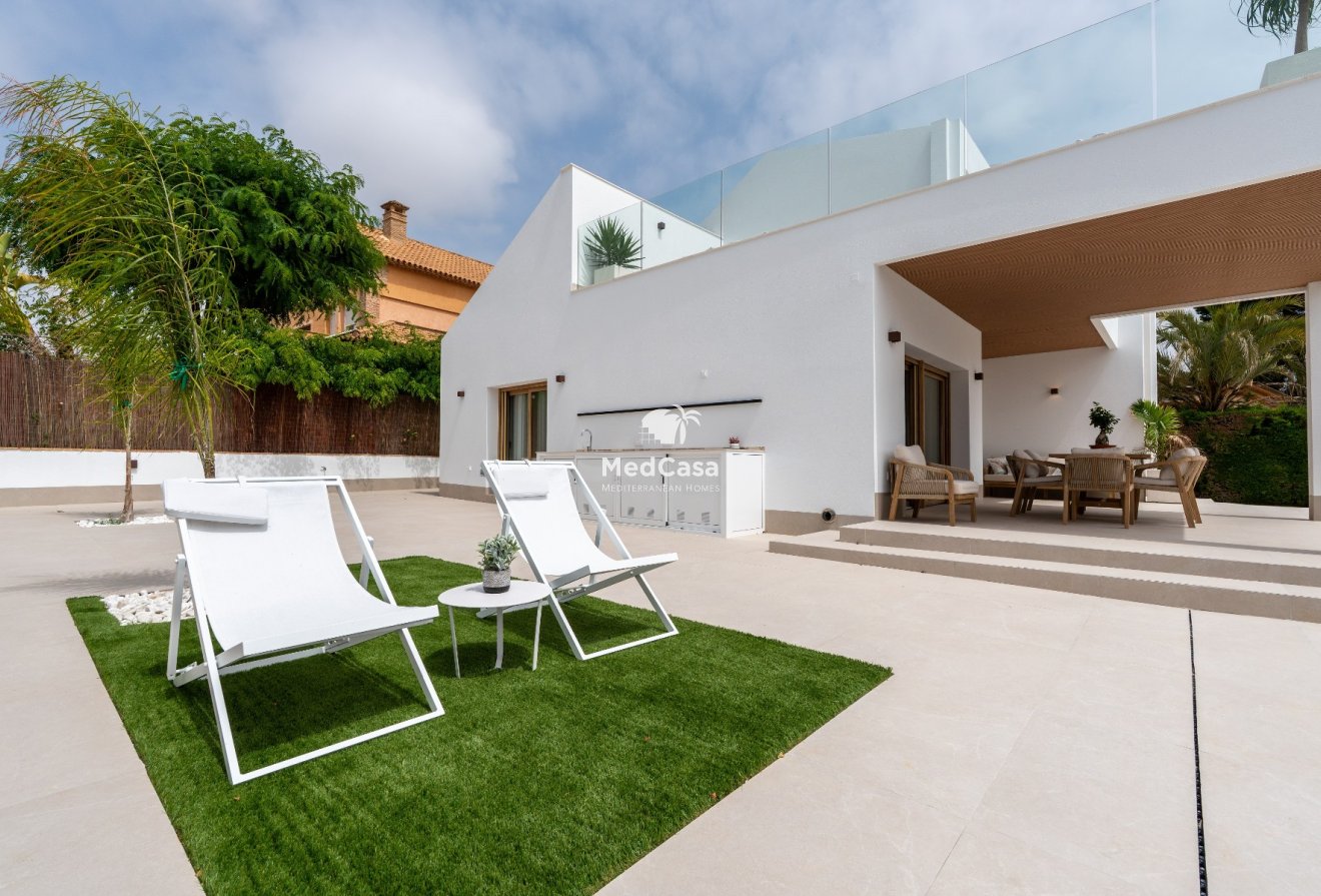 Obra nueva - Villa -
Alicante - Campoamor