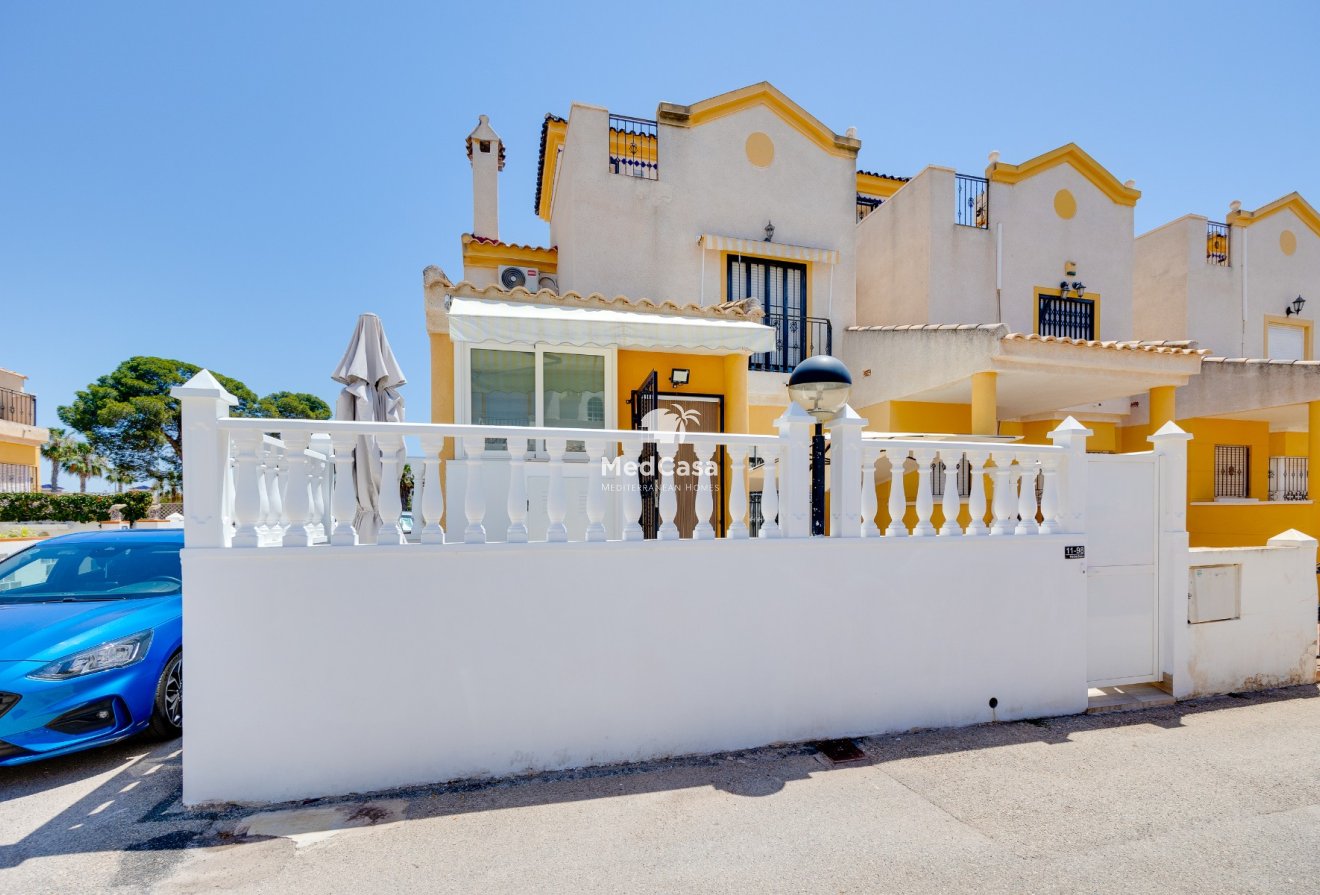Segunda mano - Adosado esquina -
Guardamar del Segura - Guardamar