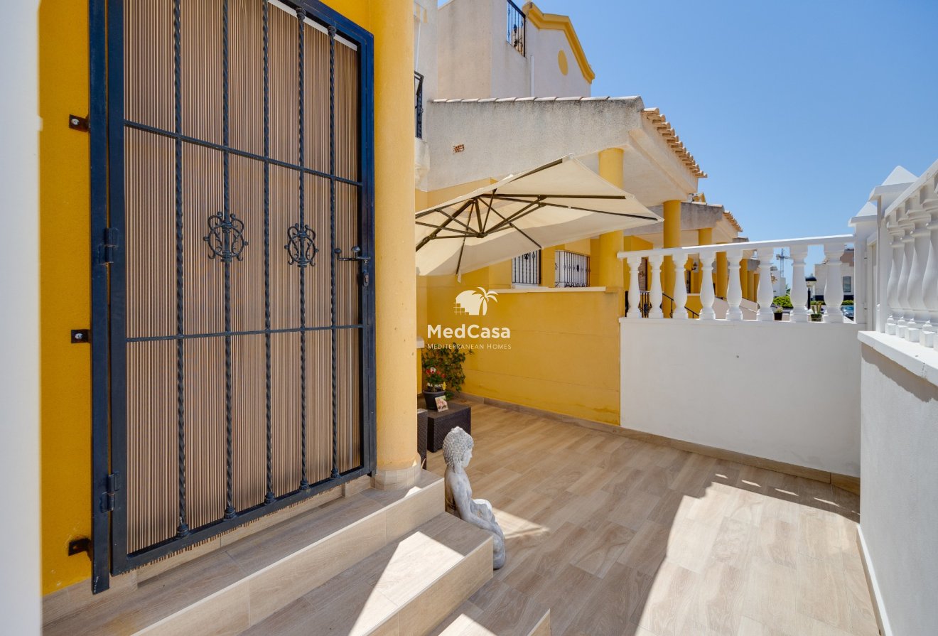 Segunda mano - Adosado esquina -
Guardamar del Segura - Guardamar