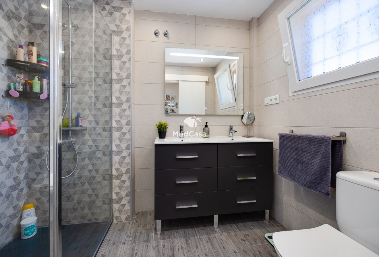 Segunda mano - Adosado esquina -
Guardamar del Segura - Guardamar