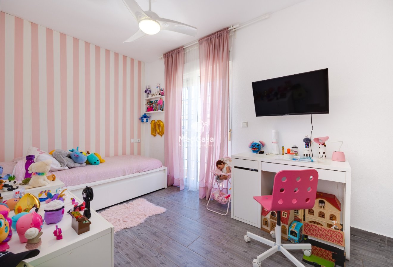 Segunda mano - Adosado esquina -
Guardamar del Segura - Guardamar