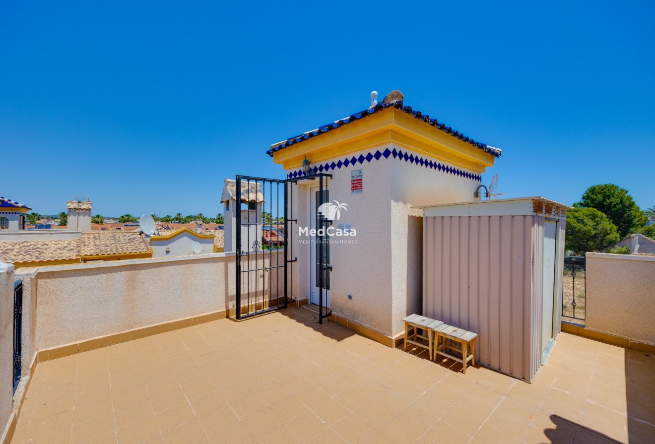 Segunda mano - Adosado esquina -
Guardamar del Segura - Guardamar