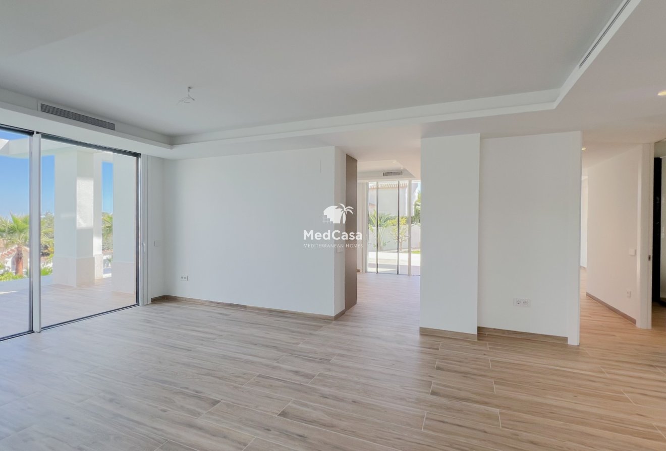 Obra nueva - Villa -
Benissa