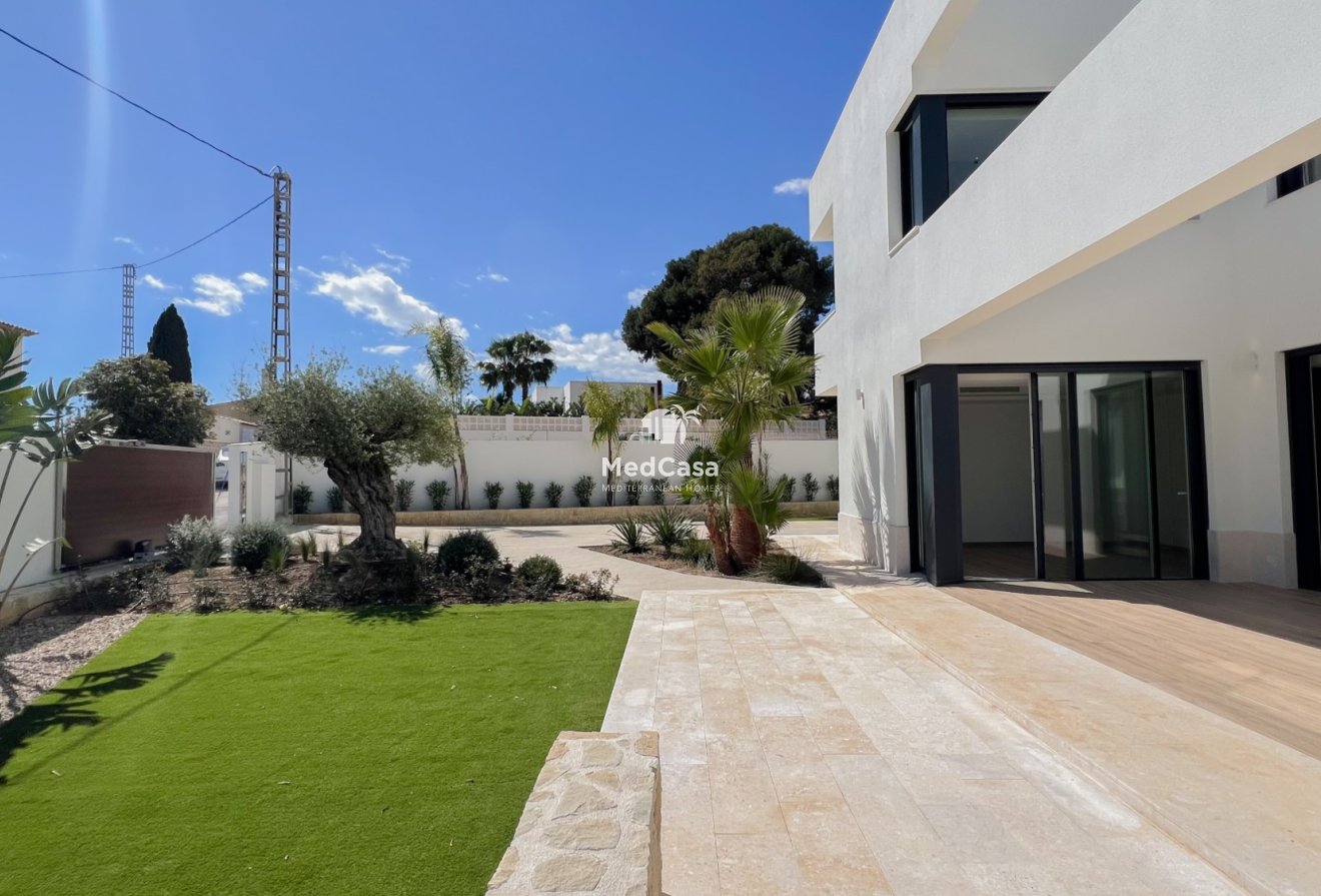 Obra nueva - Villa -
Benissa