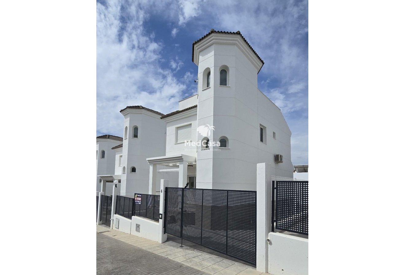 Segunda mano - Villa -
San Fulgencio - Urbanización La Marina