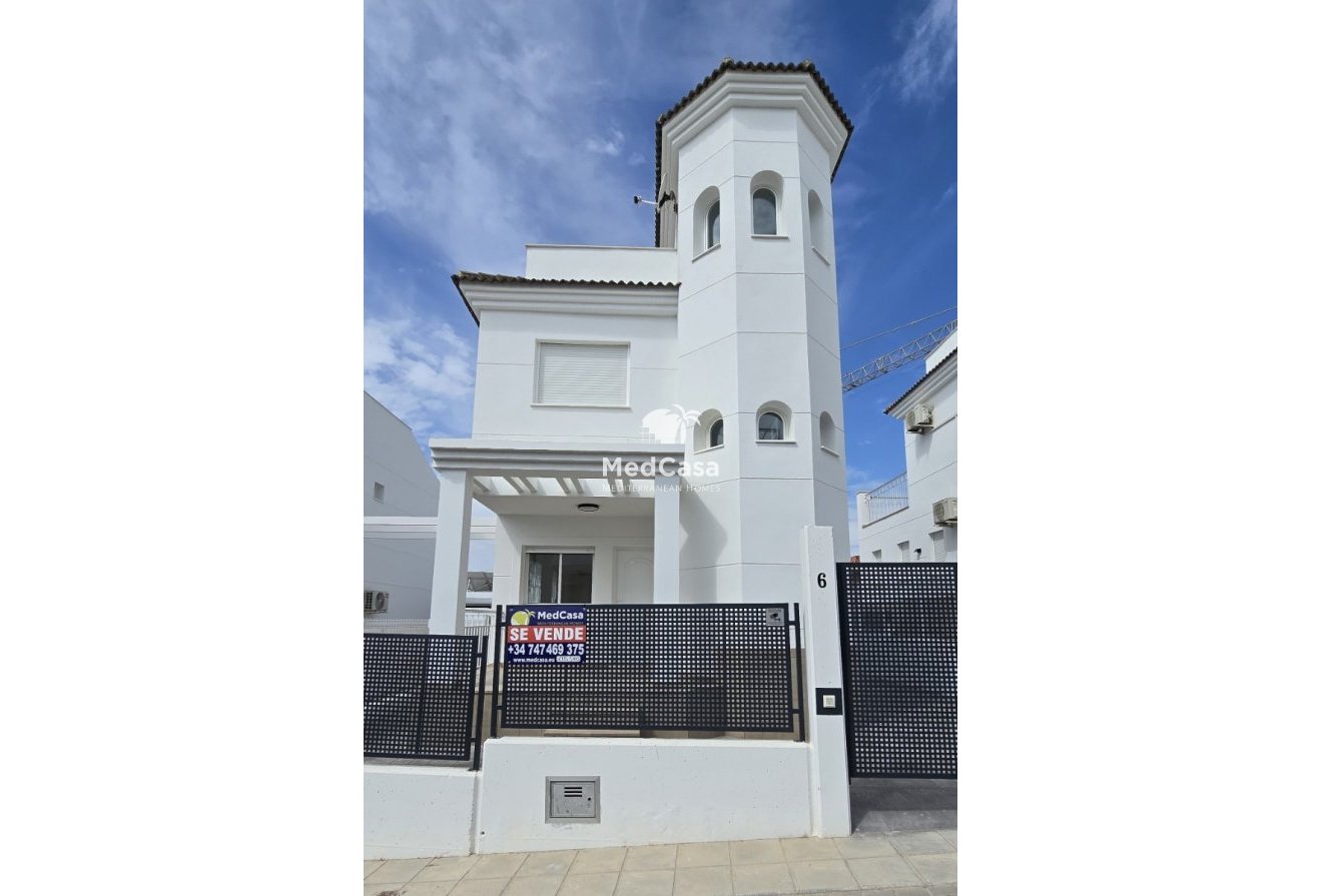 Segunda mano - Villa -
San Fulgencio - Urbanización La Marina