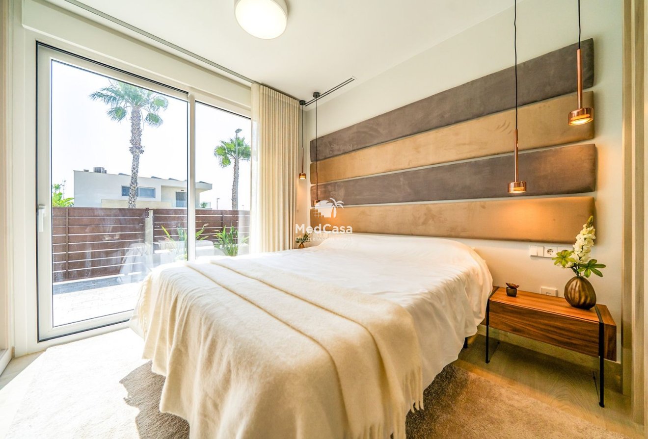 Obra nueva - Villa -
Golf Vistabella