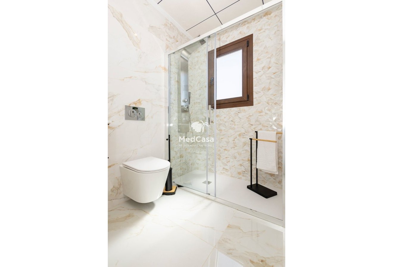 Obra nueva - Villa -
Polop de La Marina