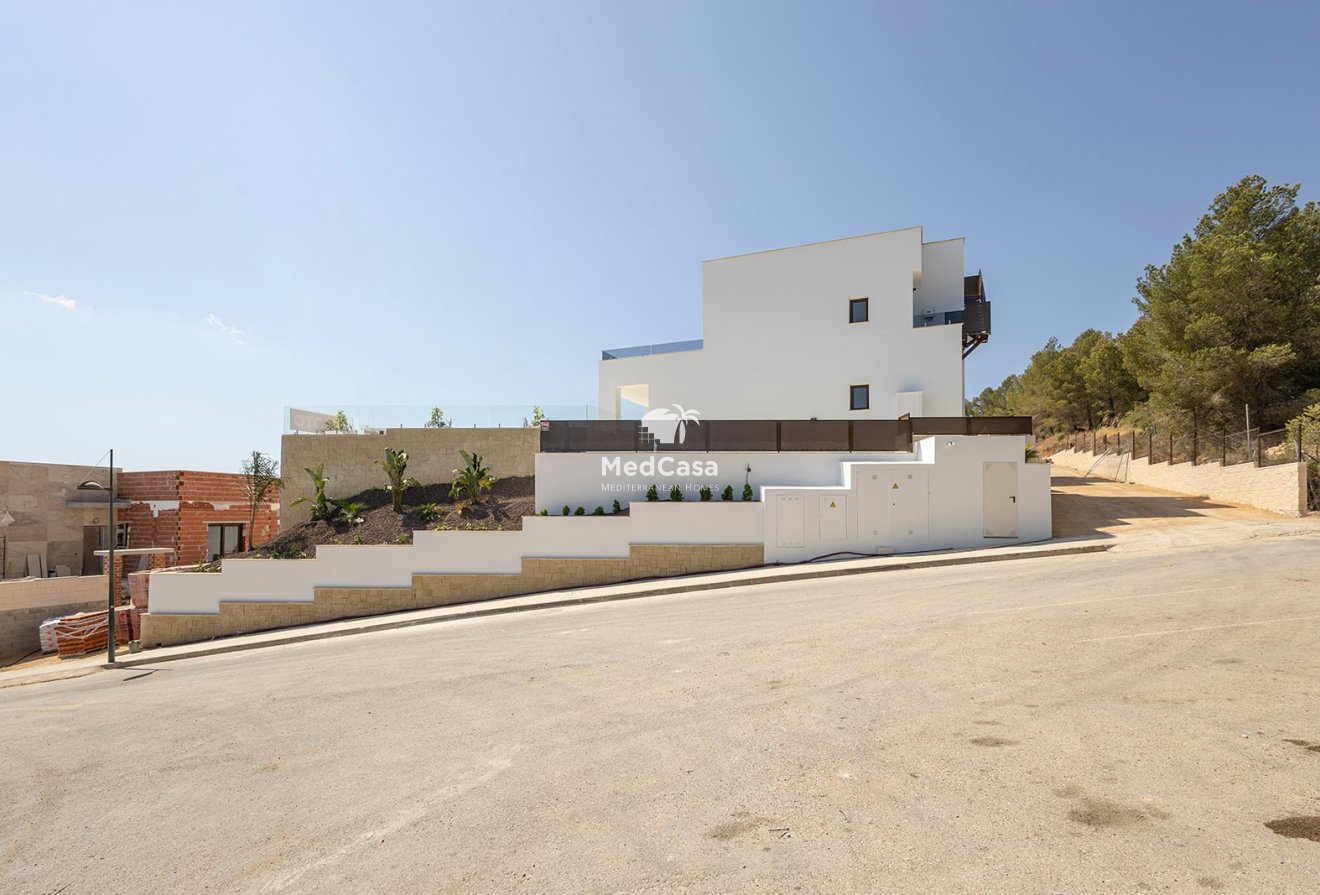 Obra nueva - Villa -
Polop de La Marina