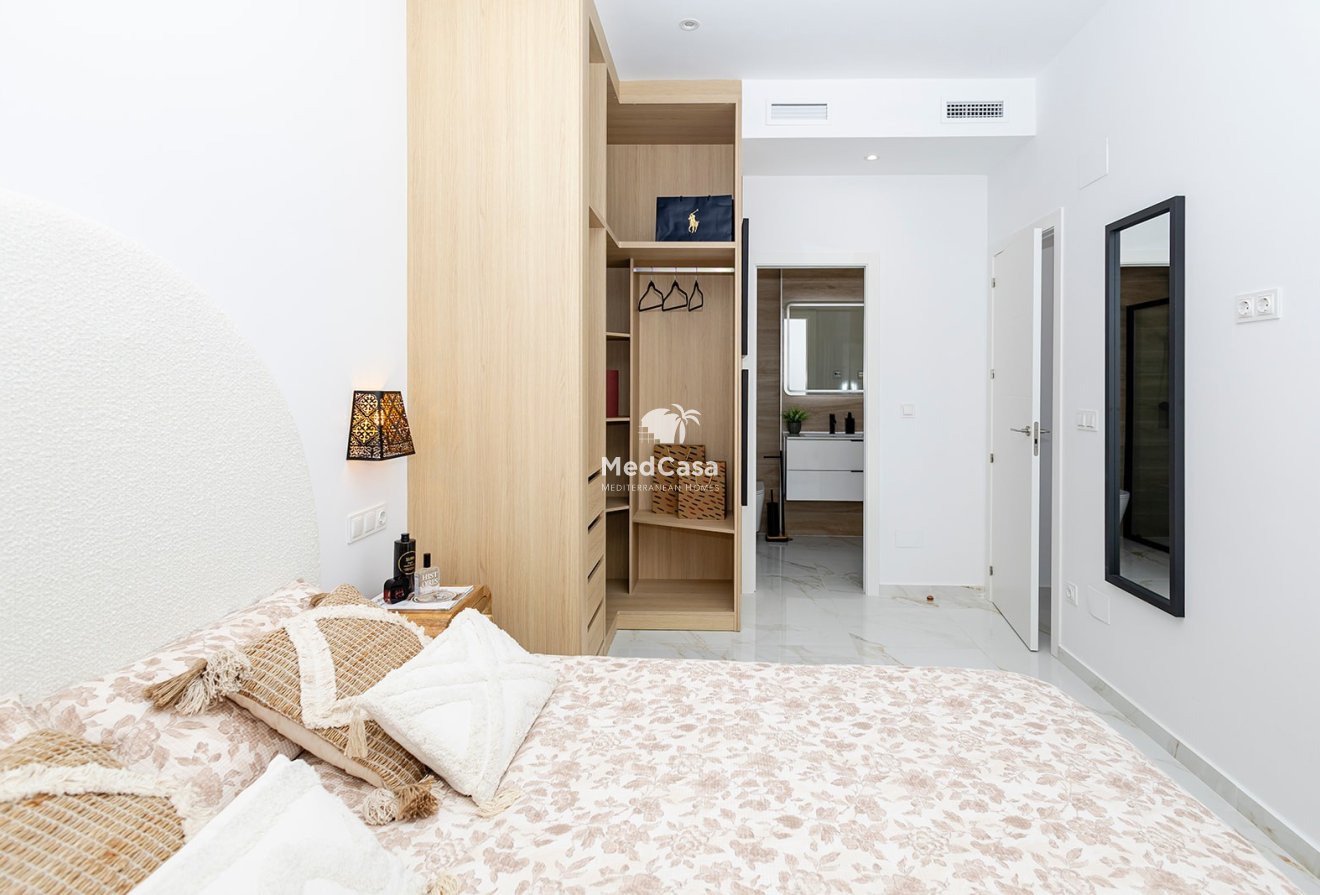 Obra nueva - Villa -
Polop de La Marina