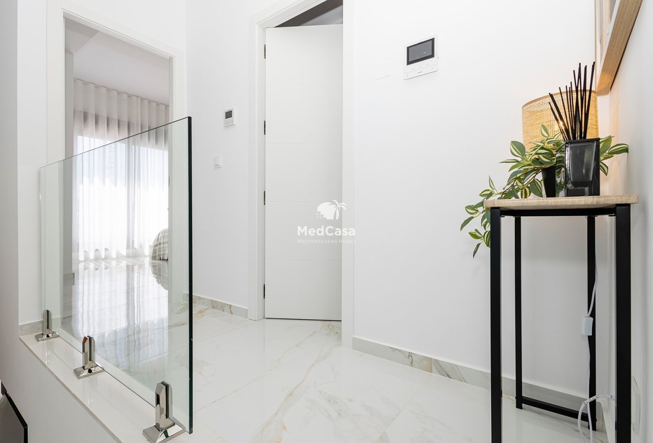 Obra nueva - Villa -
Polop de La Marina