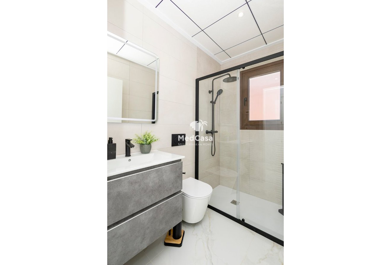 Obra nueva - Villa -
Polop de La Marina