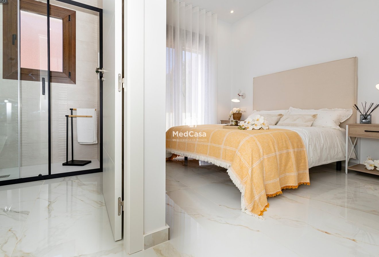 Obra nueva - Villa -
Polop de La Marina