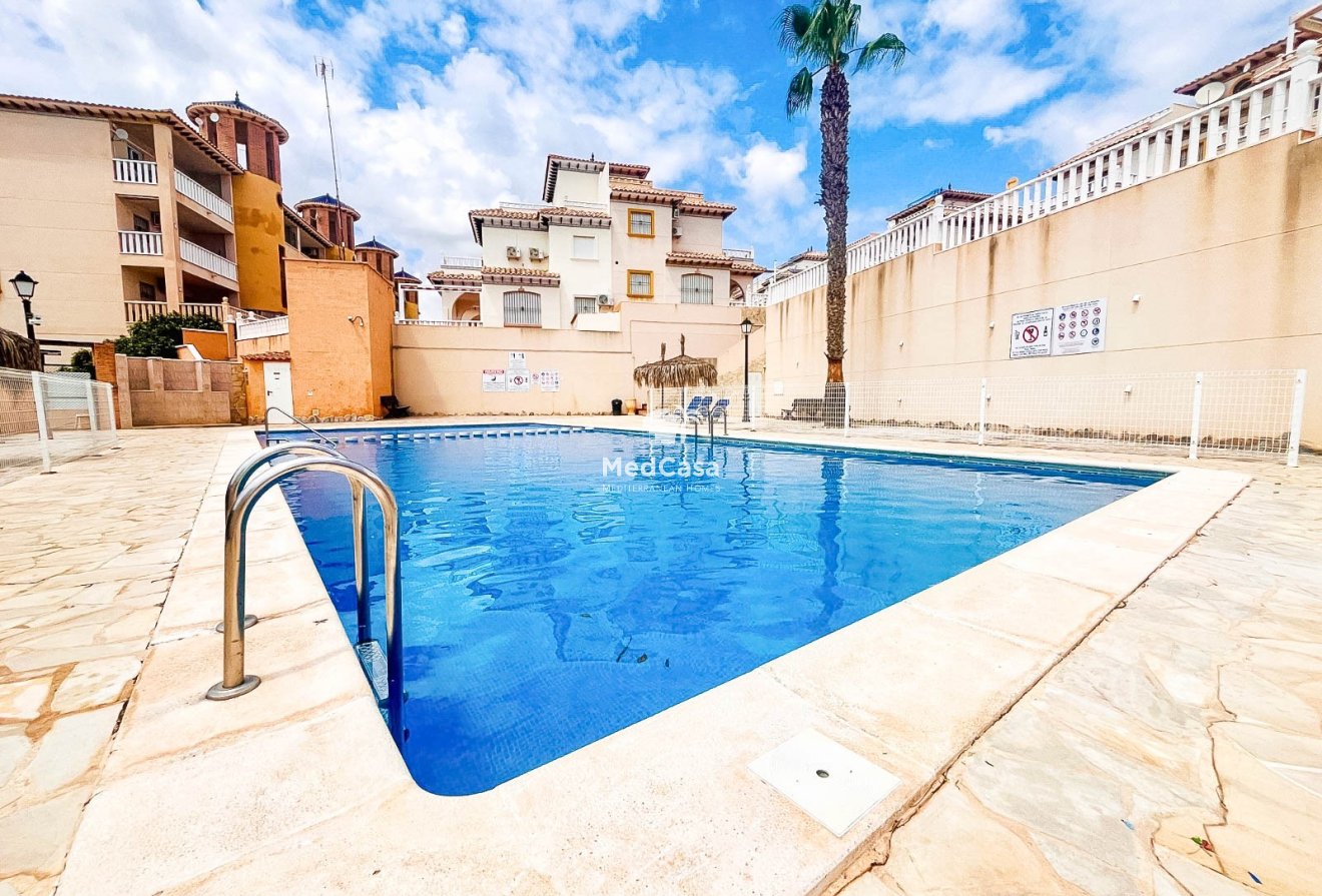 Segunda mano - Apartamento planta baja -
Orihuela Costa - Cabo Roig