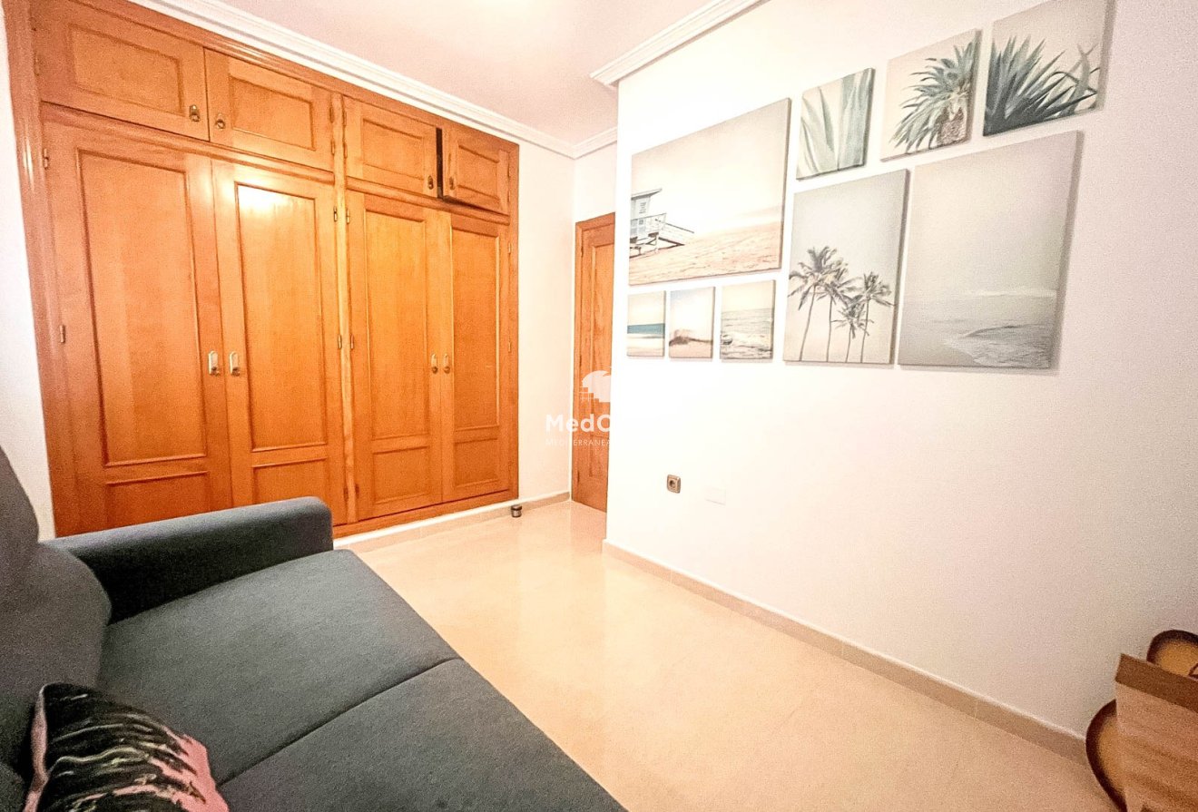 Segunda mano - Apartamento planta baja -
Orihuela Costa - Cabo Roig