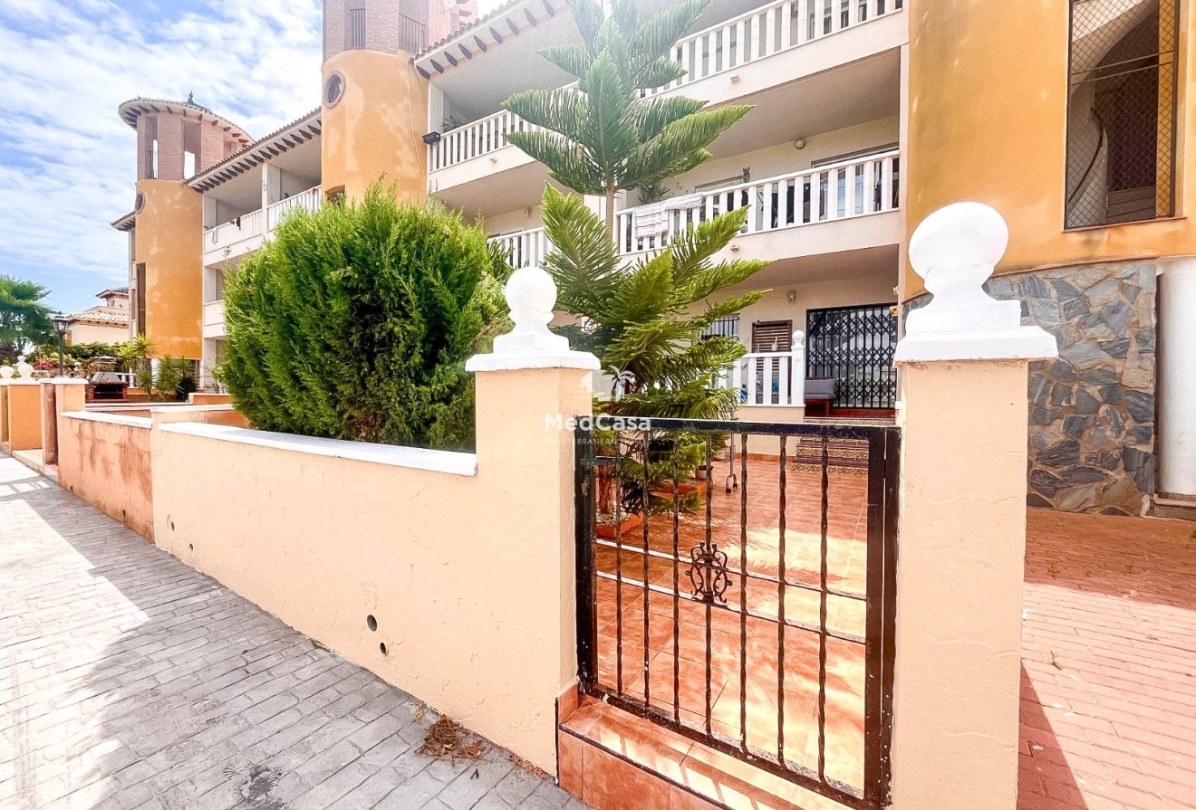 Segunda mano - Apartamento planta baja -
Orihuela Costa - Cabo Roig