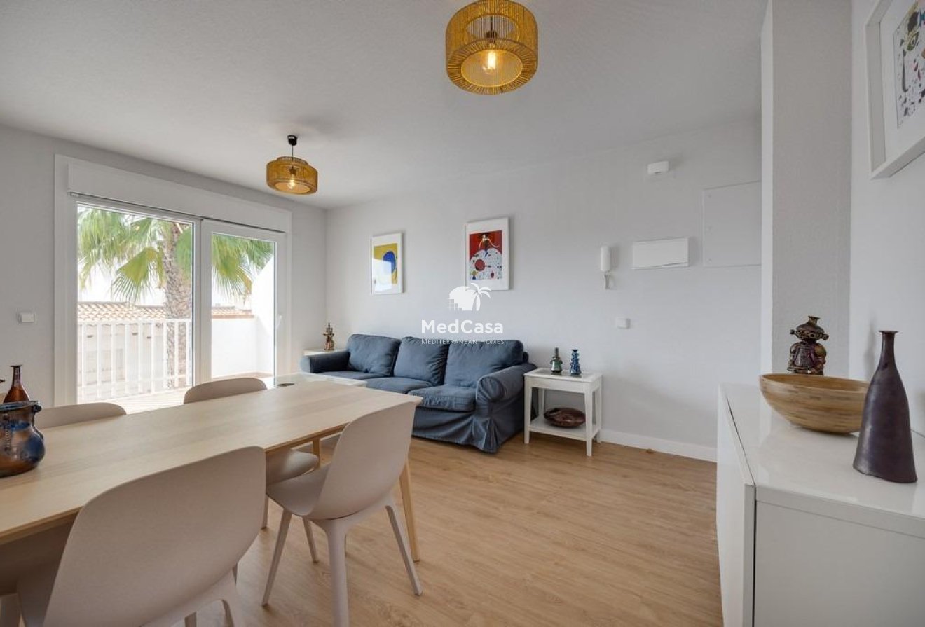 Resale - Apartment -
Orihuela Costa - Campoamor