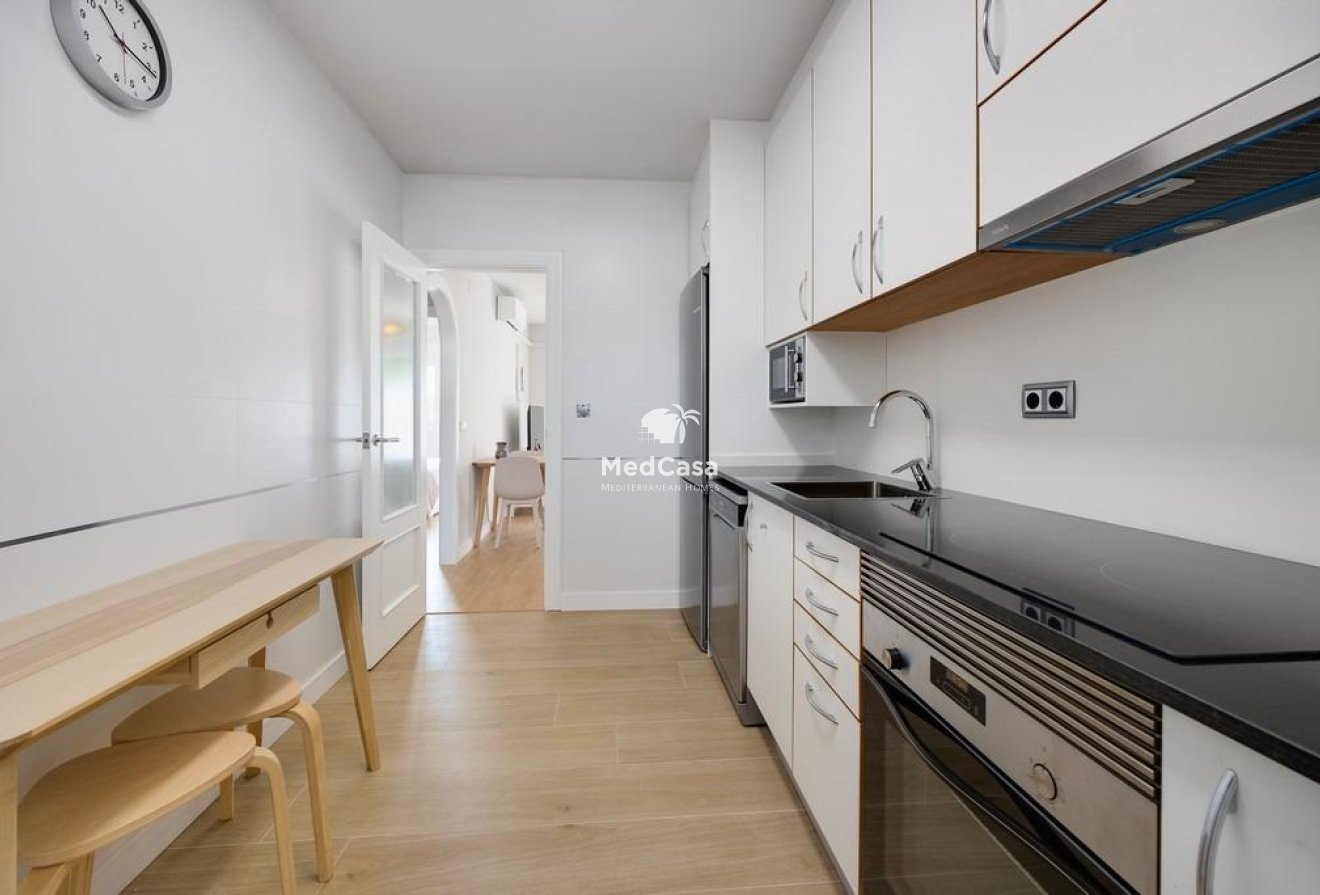 Resale - Apartment -
Orihuela Costa - Campoamor