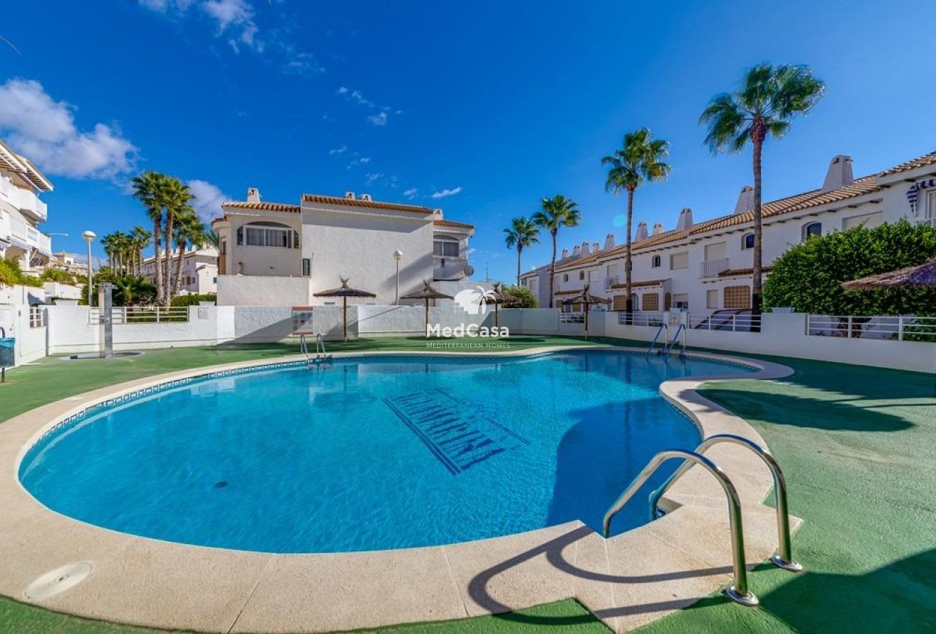 Resale - Apartment -
Orihuela Costa - Campoamor