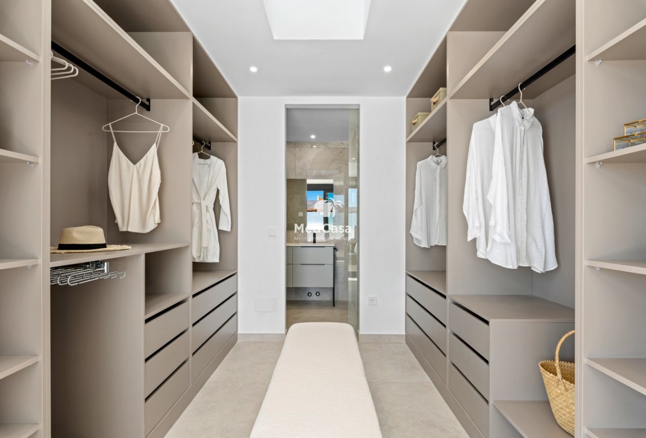 Obra nueva - Villa -
Polop de La Marina