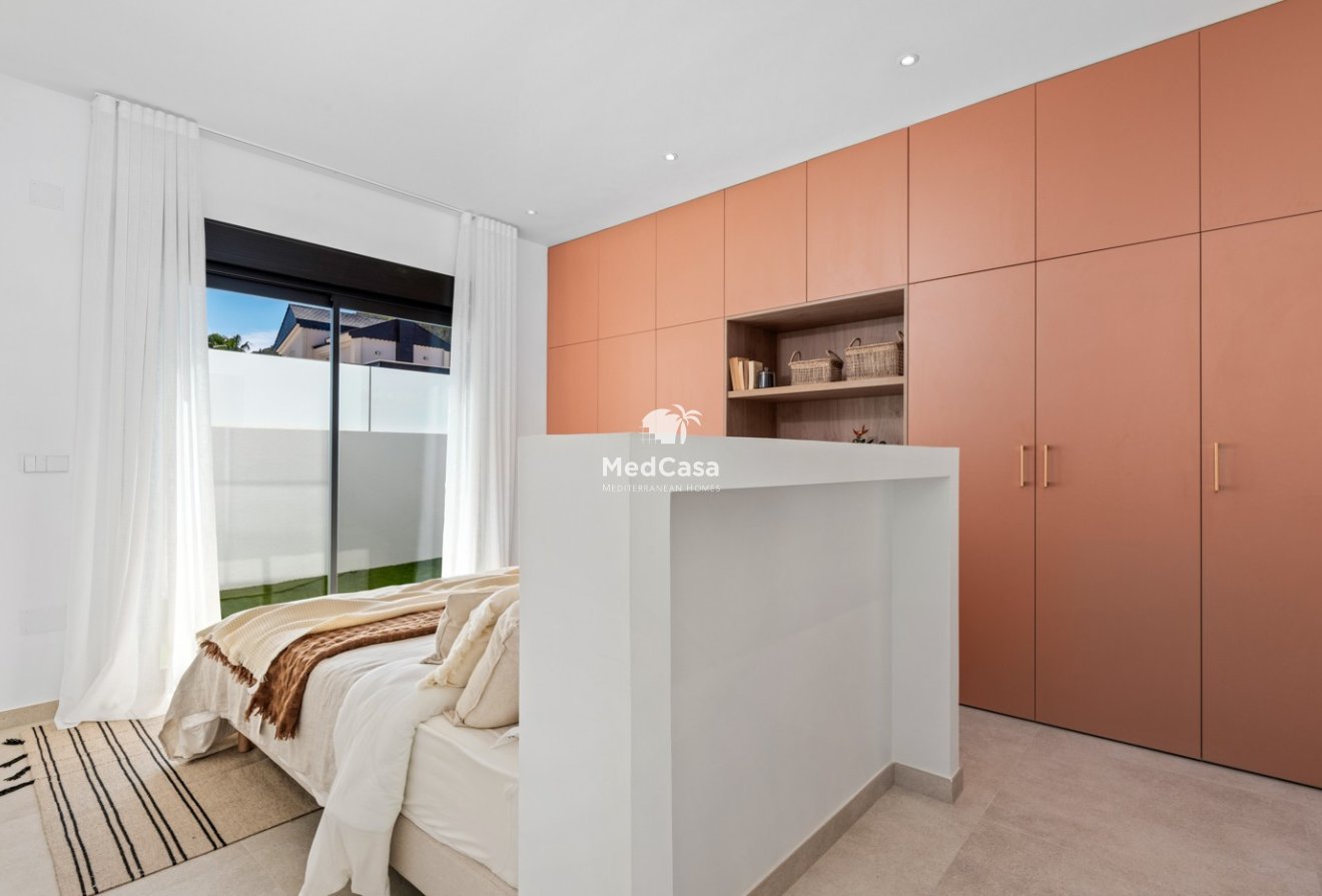 Obra nueva - Villa -
Polop de La Marina