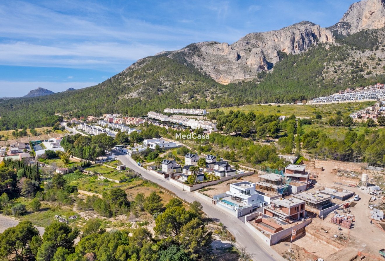 Obra nueva - Villa -
Polop de La Marina