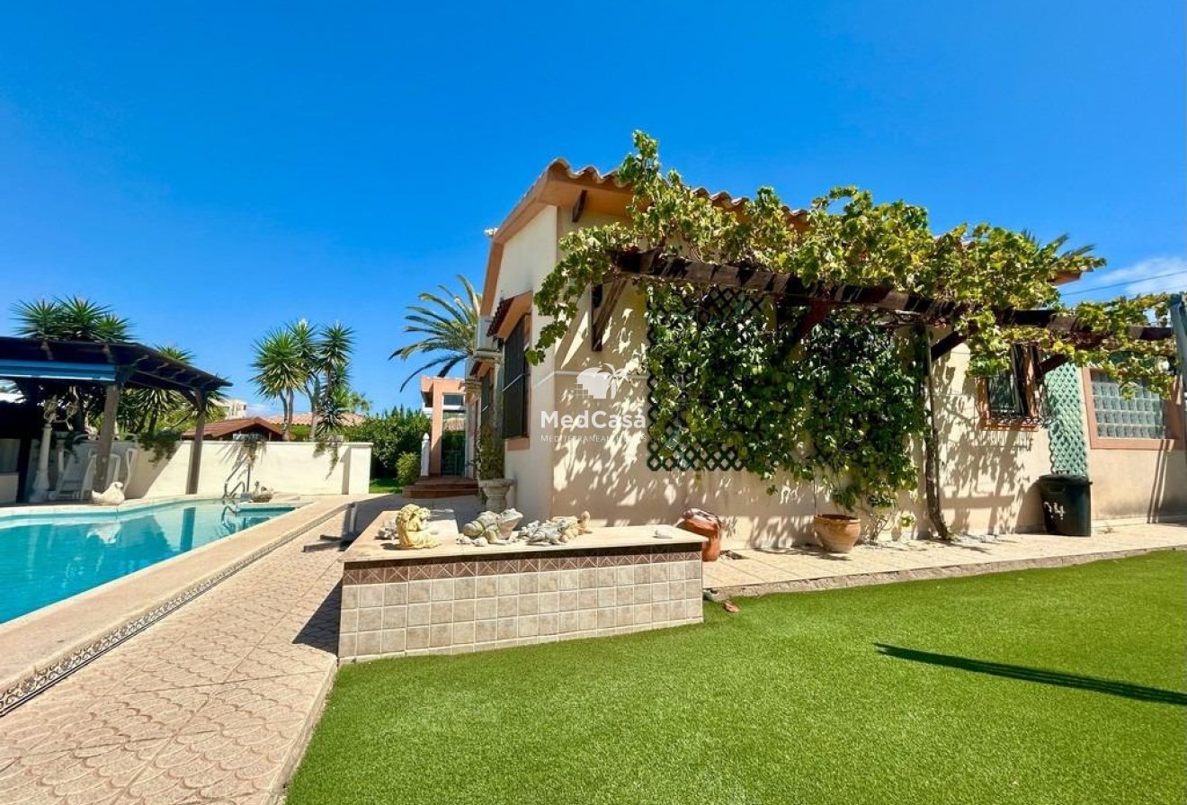 Segunda mano - Villa -
Orihuela Costa - Cabo Roig